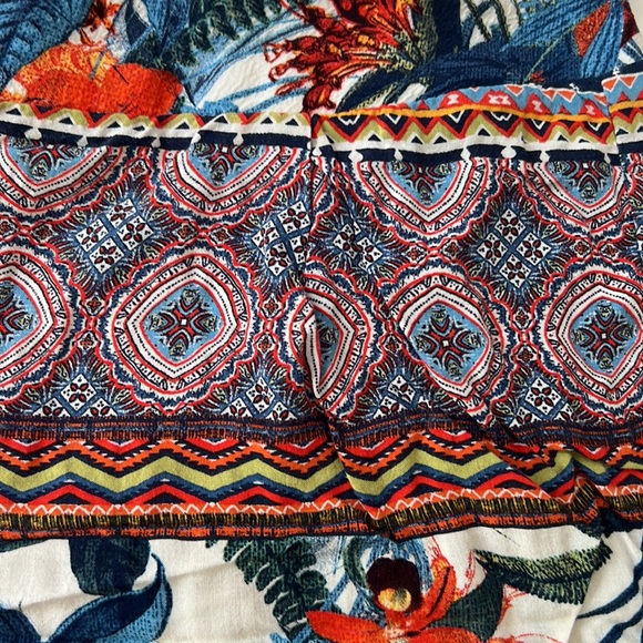 Patterned Shorts - Picture 3 of 4